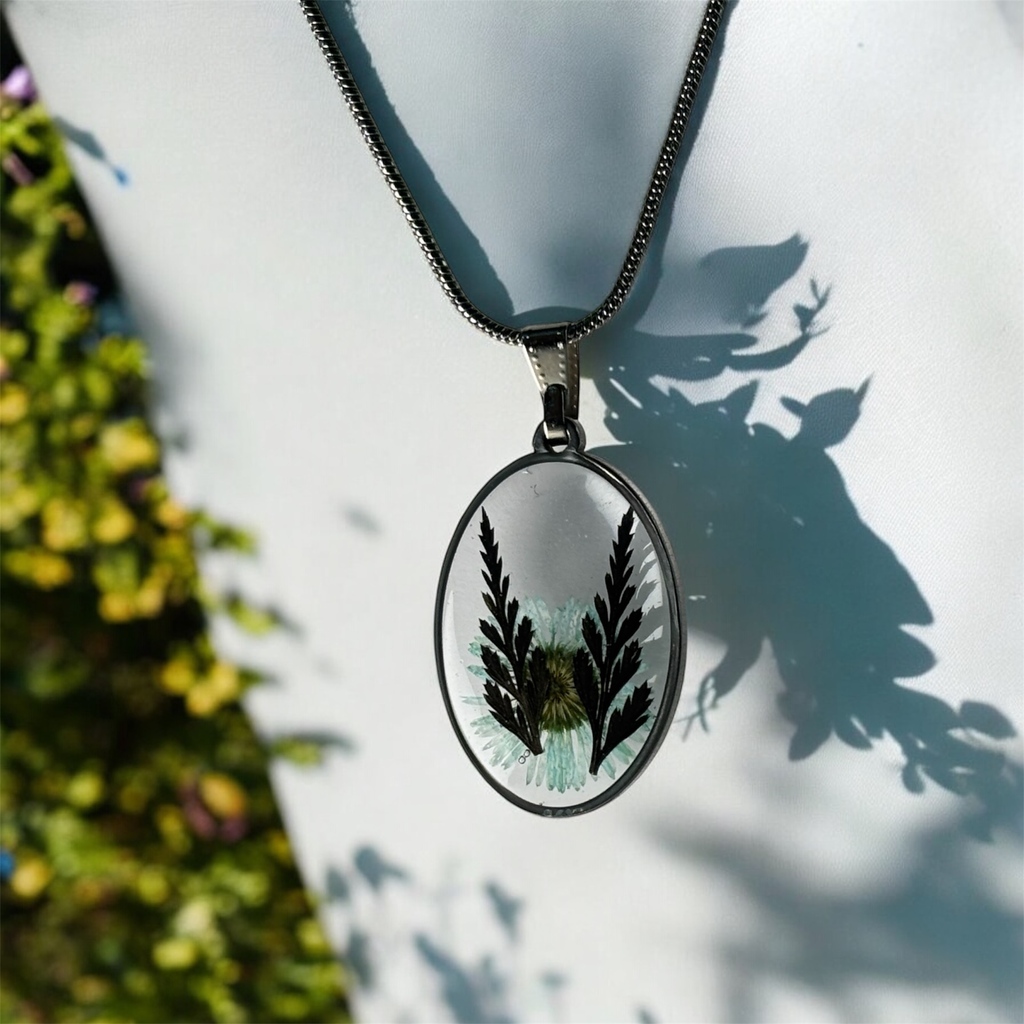 Elegant floral pendant with red flower design
